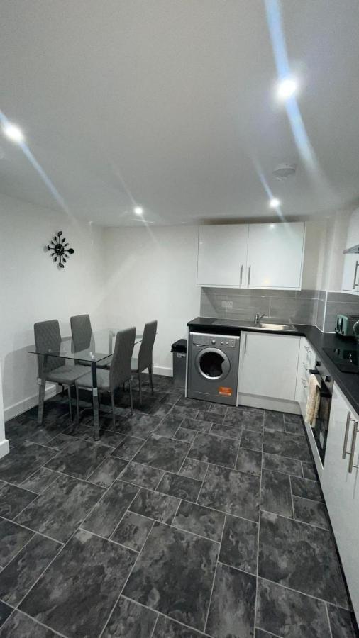 2 Bed Room Luxury Apartment In Old Kent Road London Exteriör bild