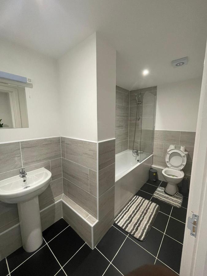 2 Bed Room Luxury Apartment In Old Kent Road London Exteriör bild