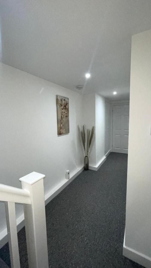 2 Bed Room Luxury Apartment In Old Kent Road London Exteriör bild